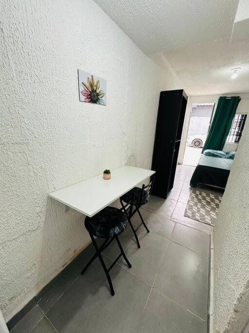Apartamento Kitnet Confortavel Mobiliada Casal Zn -cod 01 São Paulo