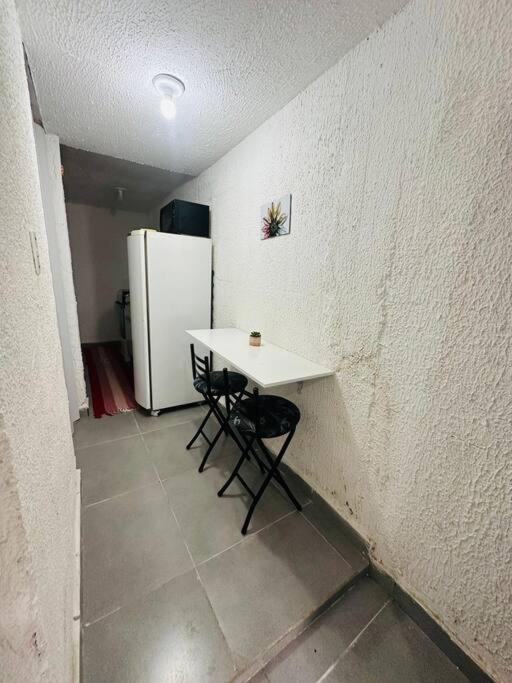 Kitnet Confortavel Mobiliada Casal Zn -cod 01 Apartamento São Paulo