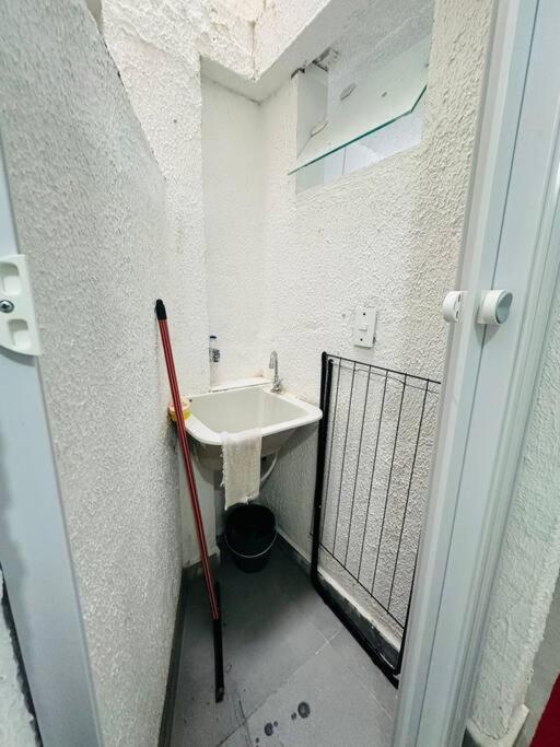 Kitnet Confortavel Mobiliada Casal Zn -cod 01 Apartamento São Paulo