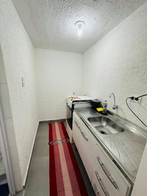 Kitnet Confortavel Mobiliada Casal Zn -cod 01 Apartamento